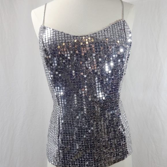 L.A. GLO Silver Metallic Strapped Top Size 9/10 - Picture 2 of 8